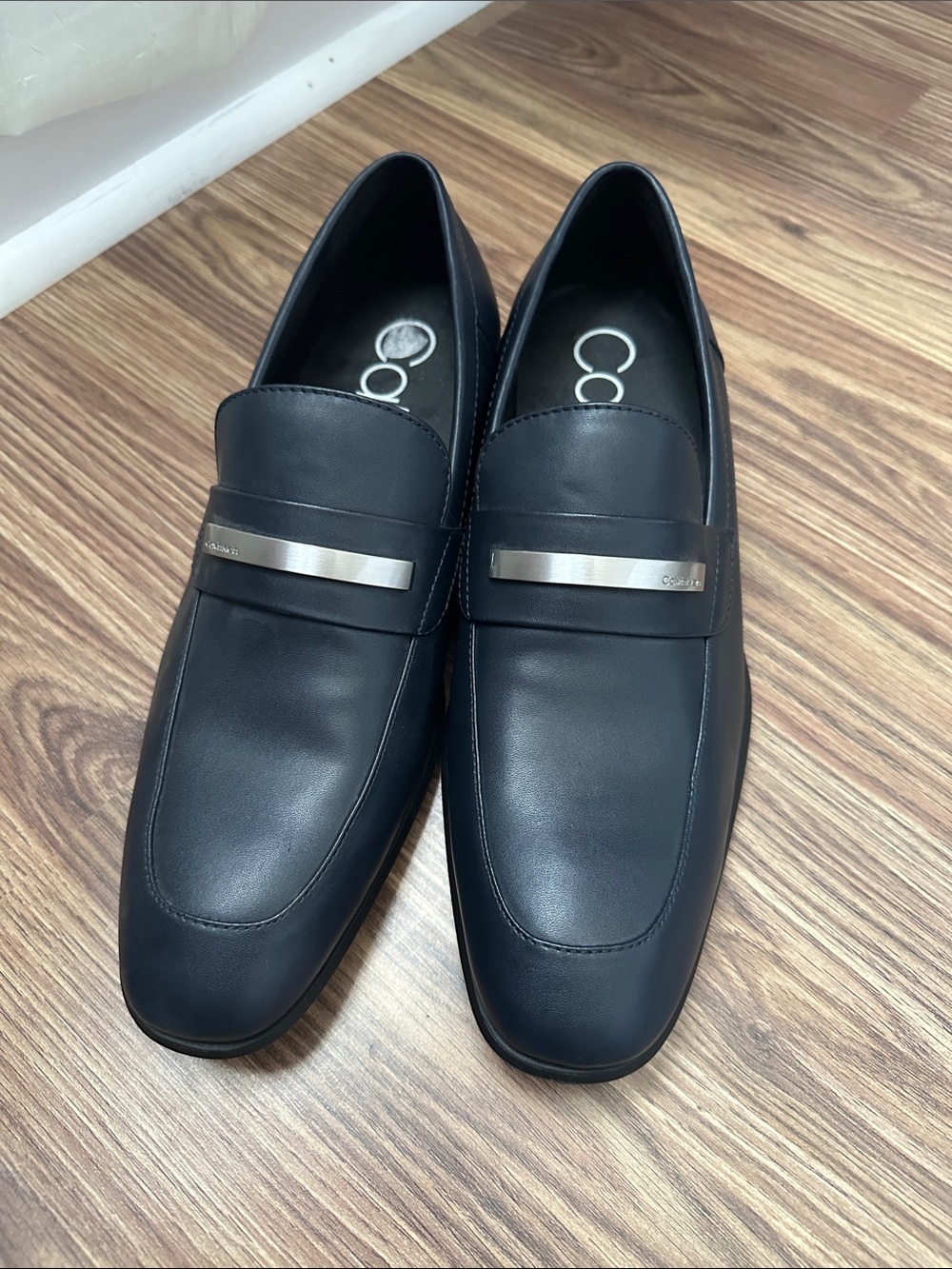 Calvin Klein Navy Blue Leather Slip-On Loafers men size 9 like new